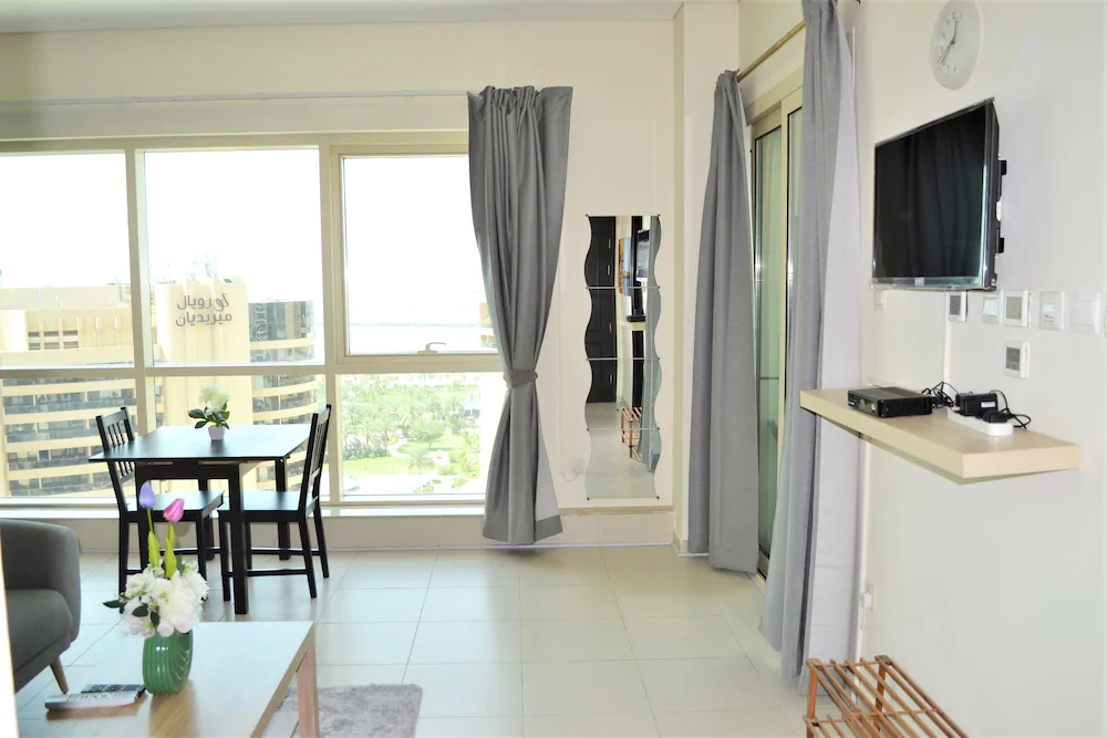 The Royal Oceanic by Ascapes Holiday Homes