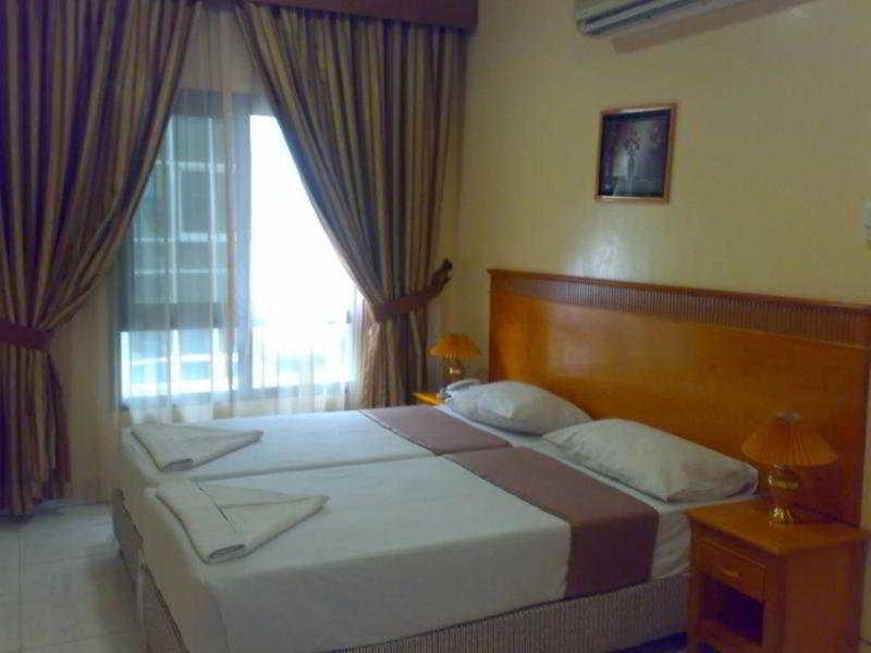 Shalimar Park Hotel