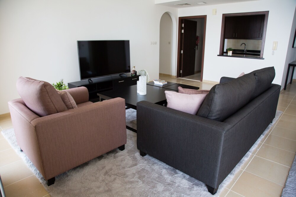 Shams by Hi Guests Vacation Homes
