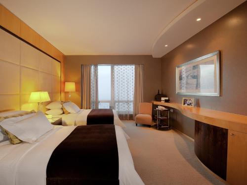Shangri-La Apartments