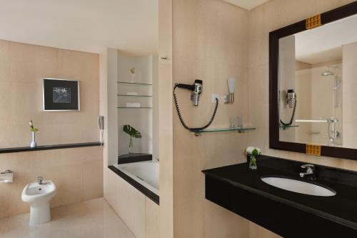 Shangri-La Apartments