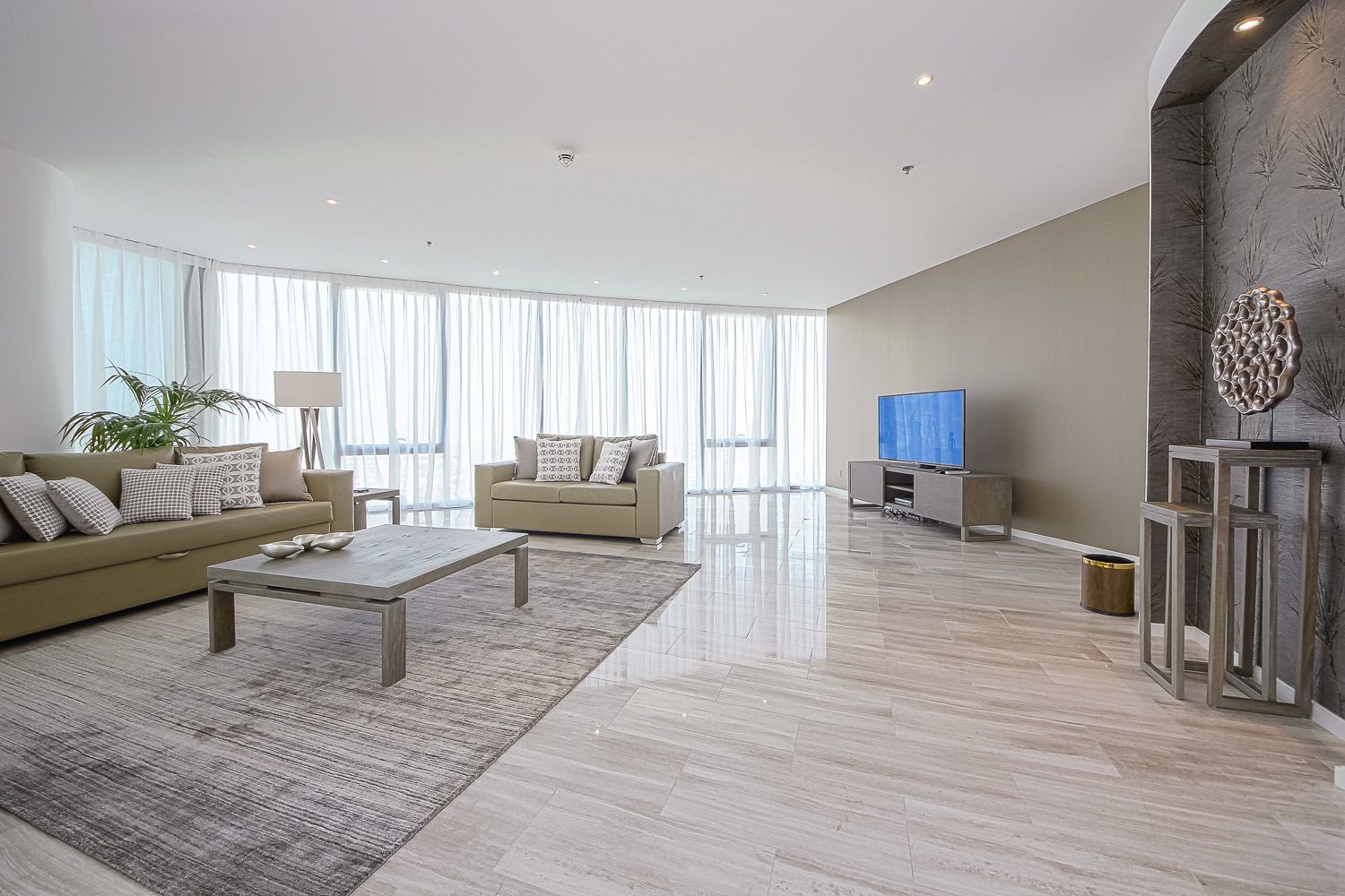 Shh - D1 Tower Apartments