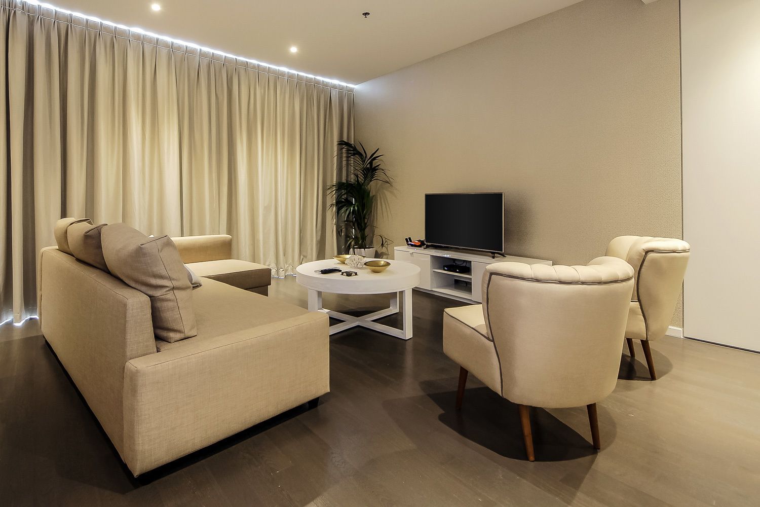 Shh - D1 Tower Apartments