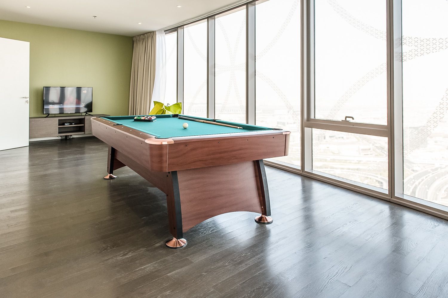 Shh - D1 Tower Apartments
