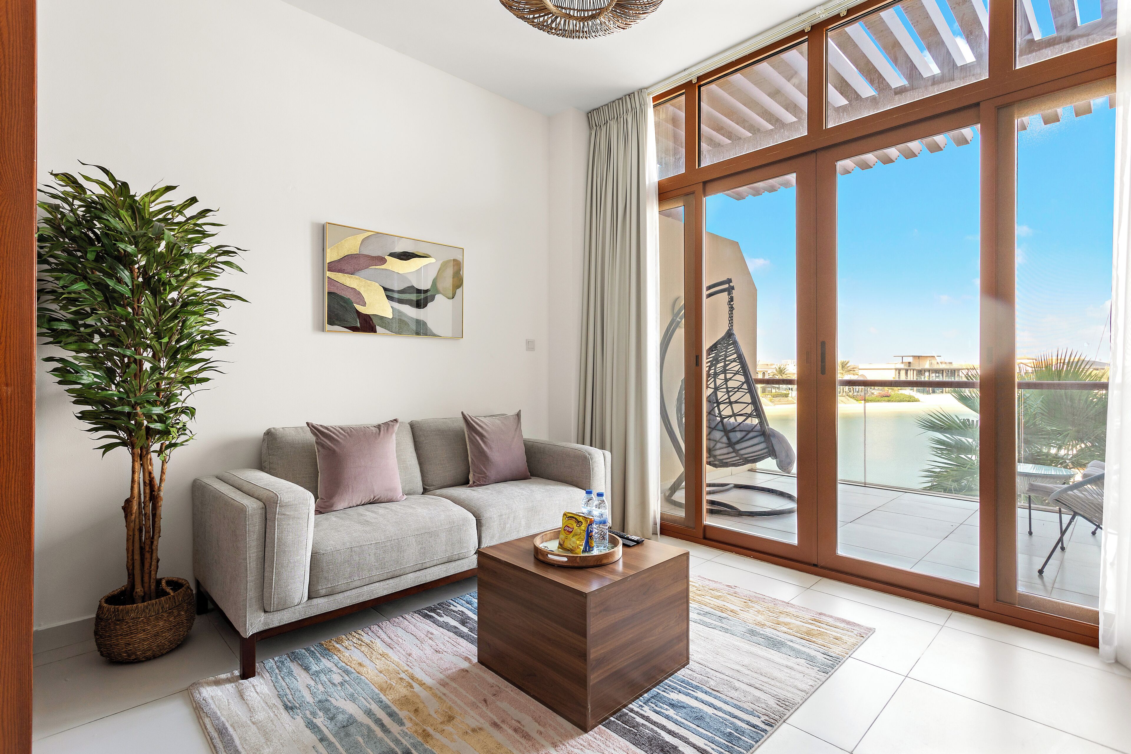 Silkhaus Palm Views East