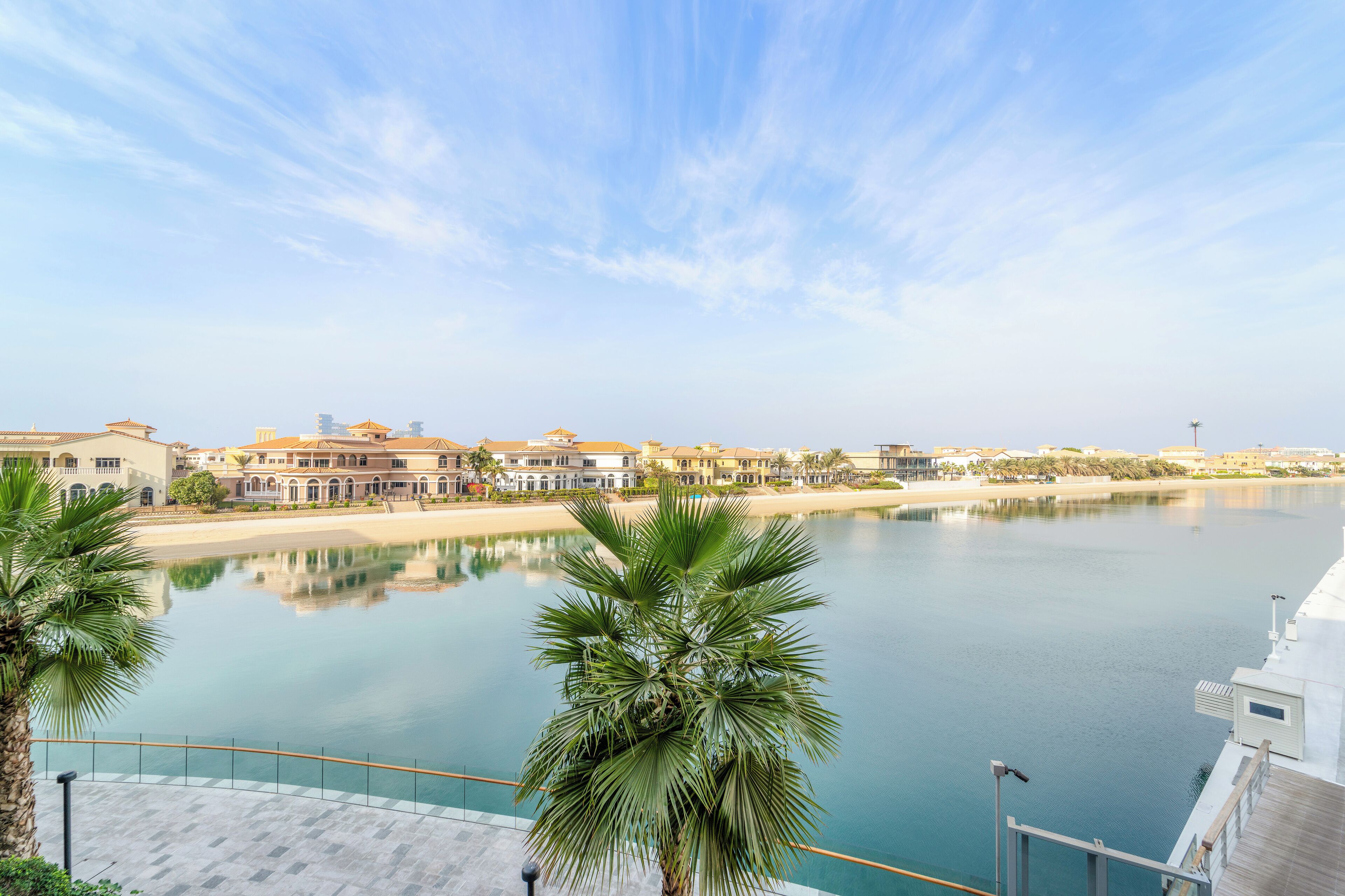 Silkhaus Palm Views East