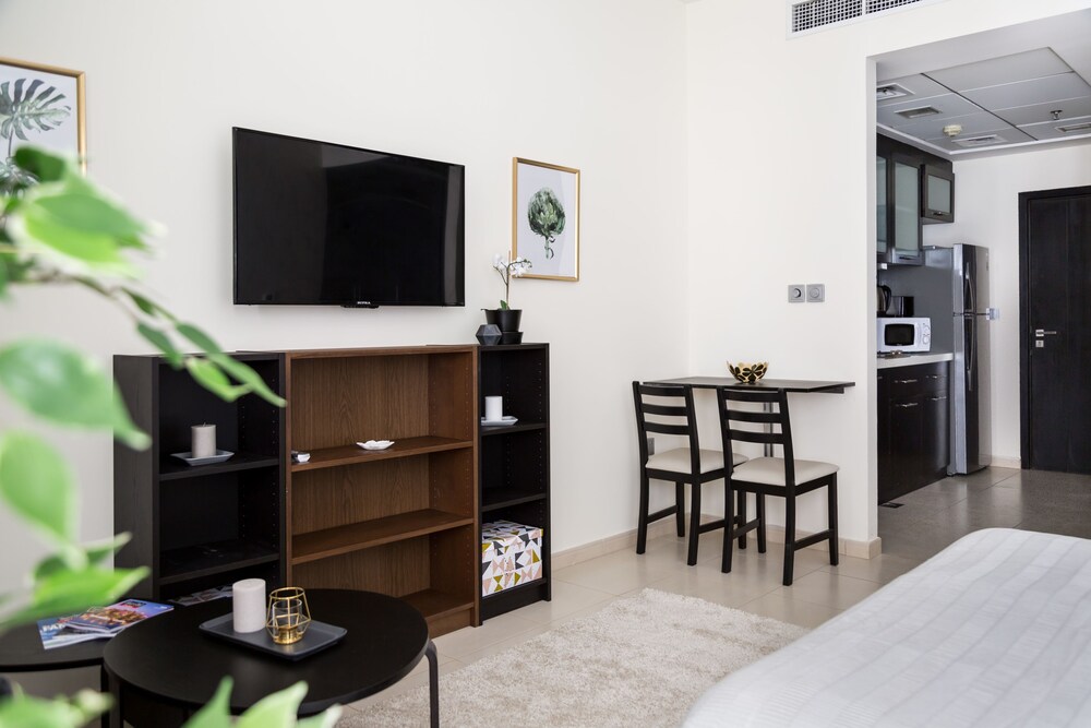 Skyview Tower by Higuests Vacation Homes