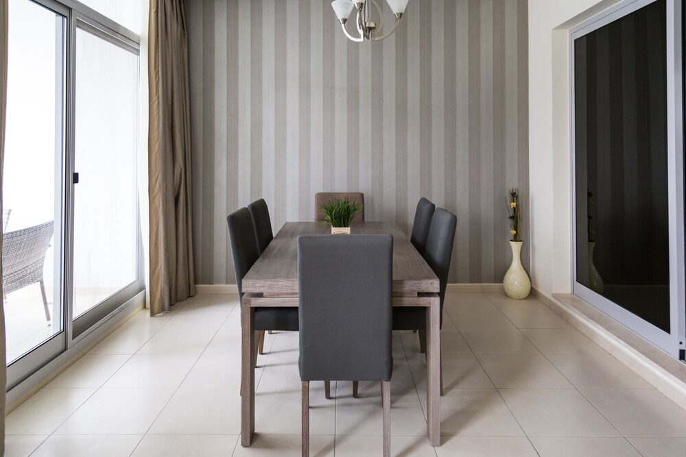 Skyview Tower by Higuests Vacation Homes