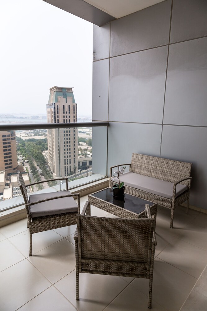 Skyview Tower by Higuests Vacation Homes