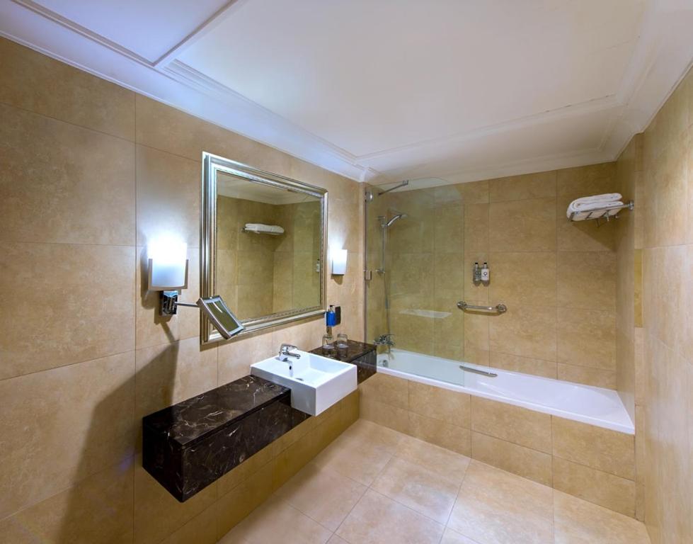 Somewhere Apartment Hotel