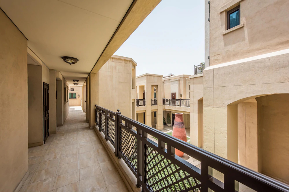 Souk Al Bahar Sahaa by Bnbme