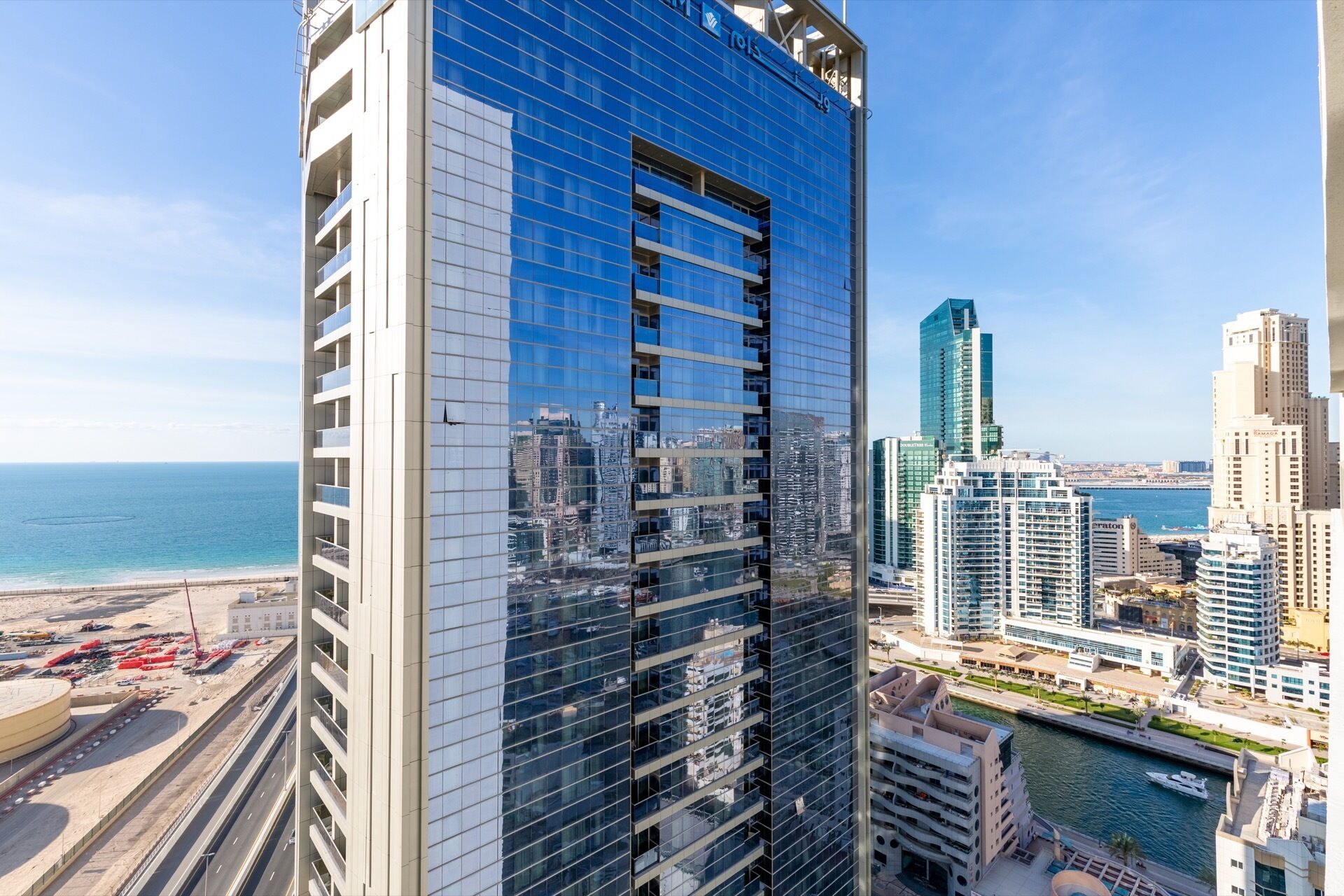 Spacious & Ornate Studio Apartment in the Famous Dubai Marina!