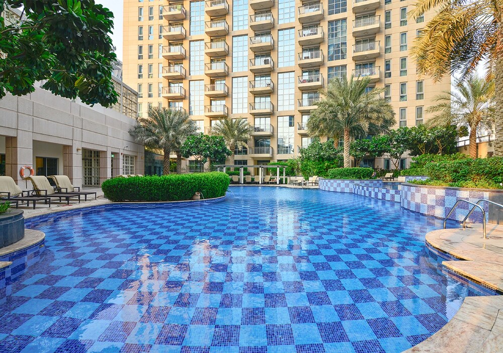 Standpoint Towers by Ease by Emaar