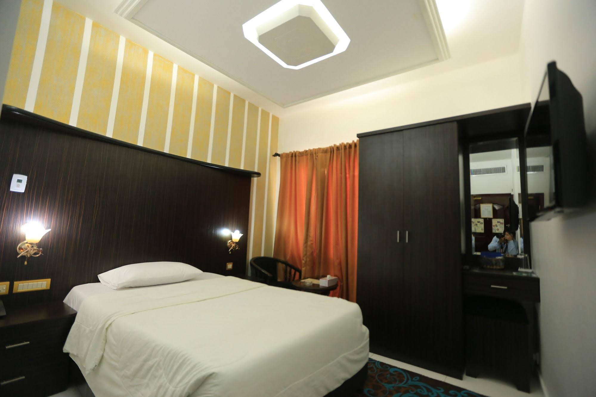 Concorde Inn Hotel