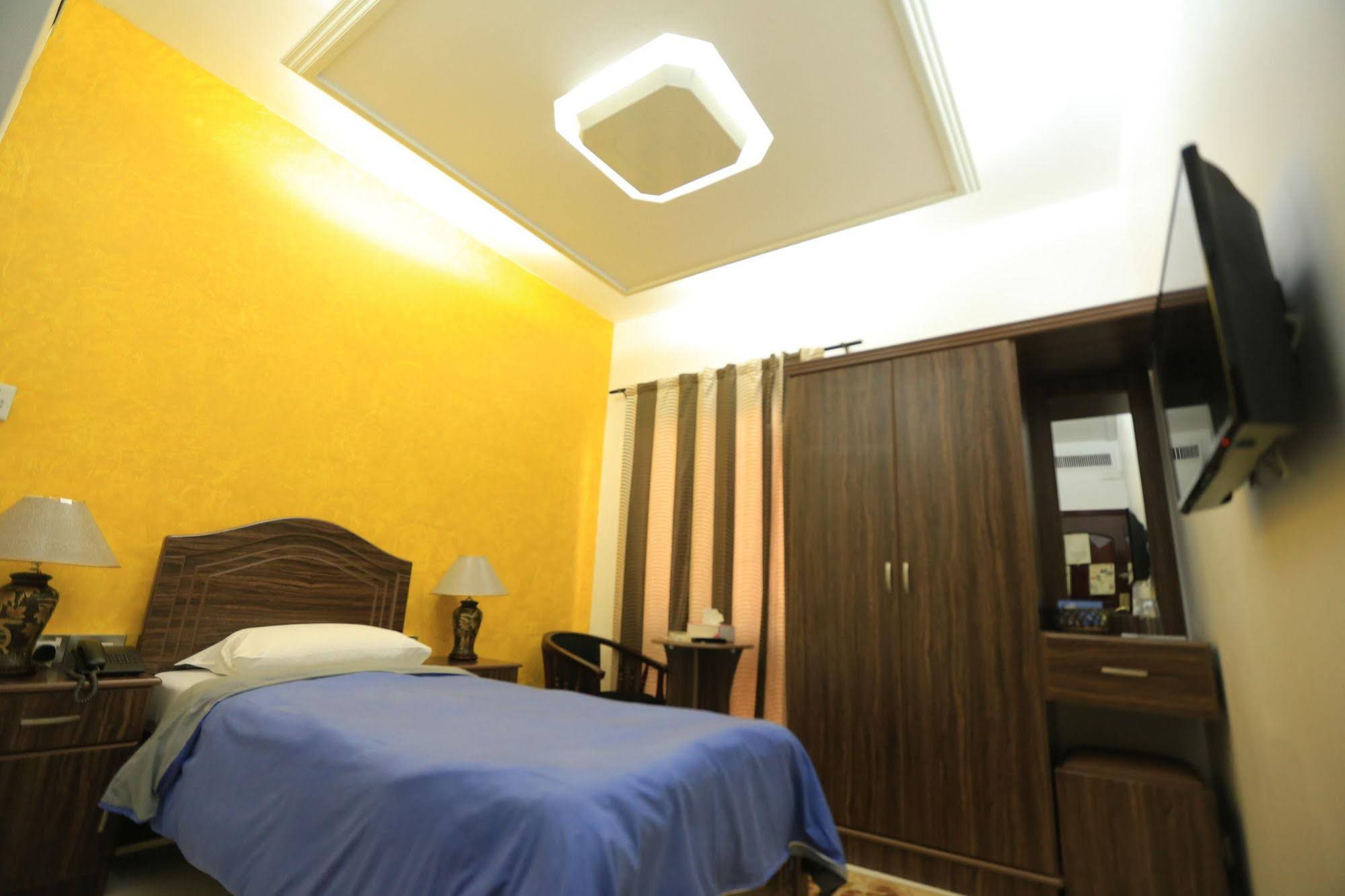 Concorde Inn Hotel