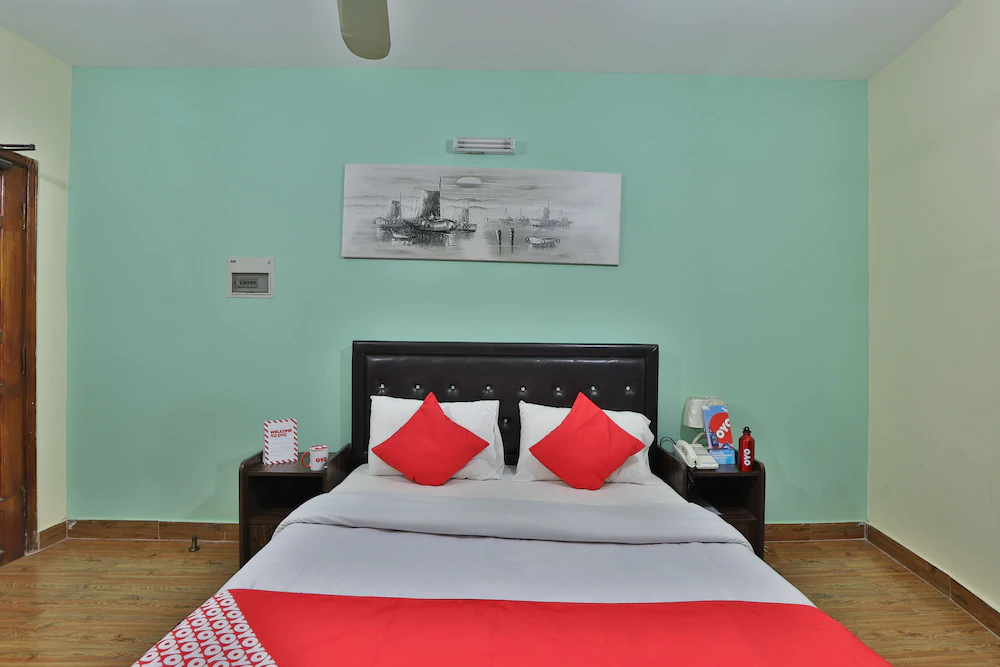 Sweet Palace Hotel by OYO Rooms