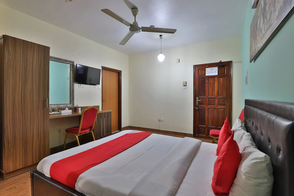 Sweet Palace Hotel by OYO Rooms