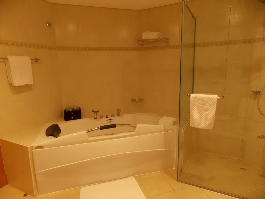 Tamani Marina Hotel and Hotel Apartment