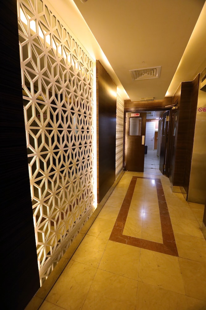 Tanha Hotel