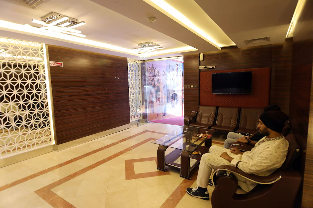 Tanha Hotel