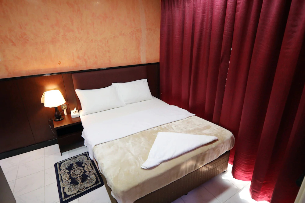 Tanha Hotel