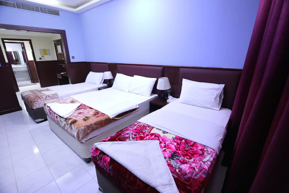 Tanha Hotel