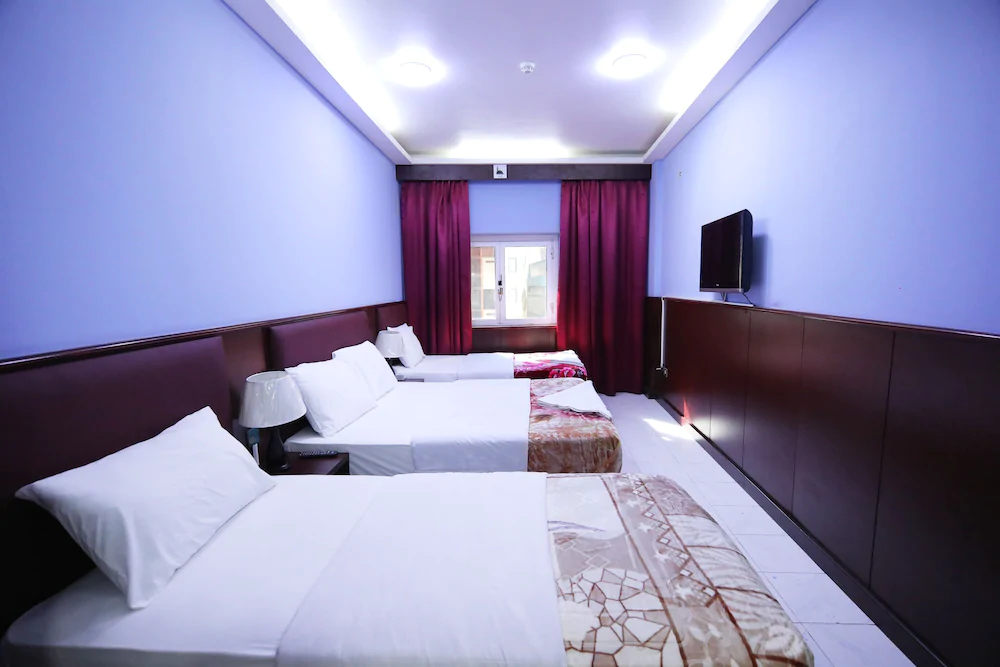 Tanha Hotel