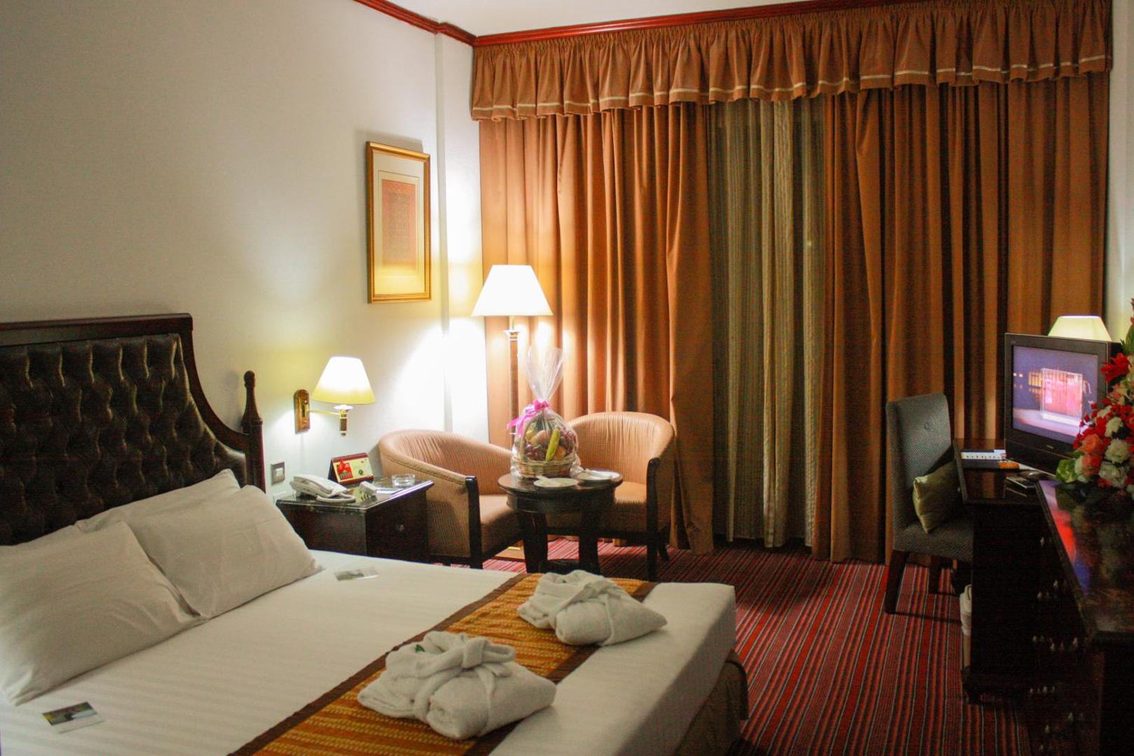 Knight Armour Hotel