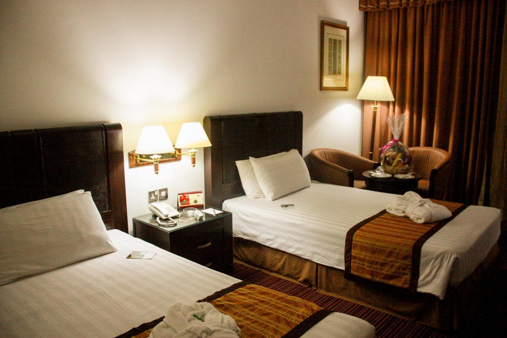 Knight Armour Hotel