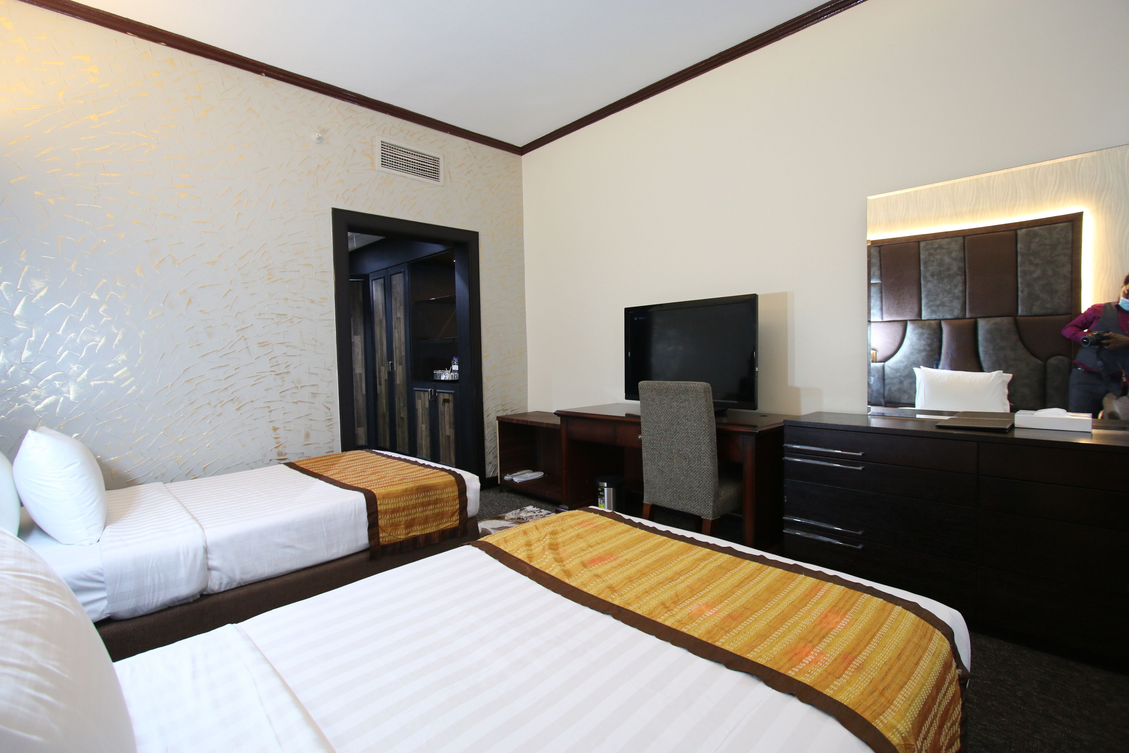 Knight Armour Hotel