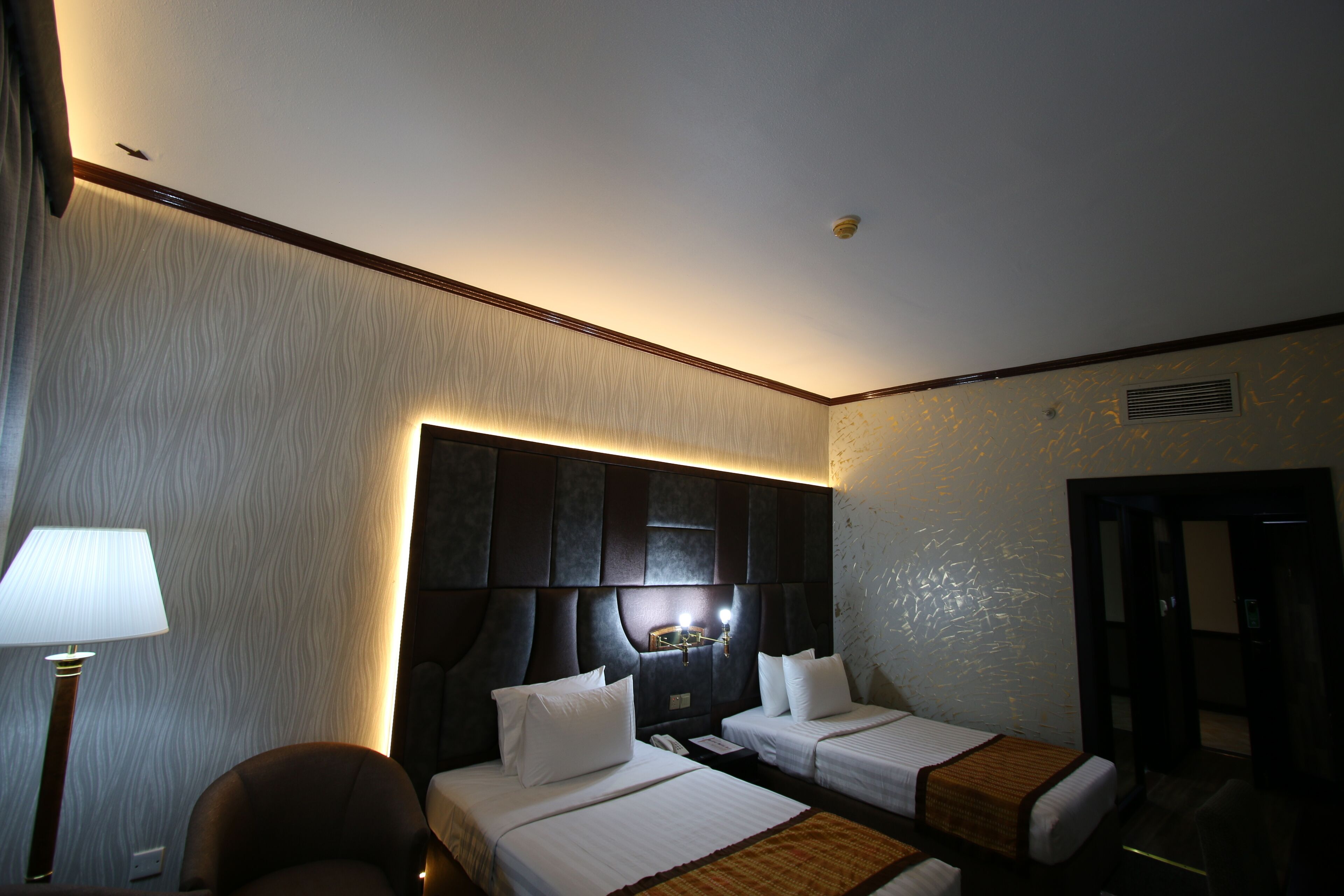 Knight Armour Hotel