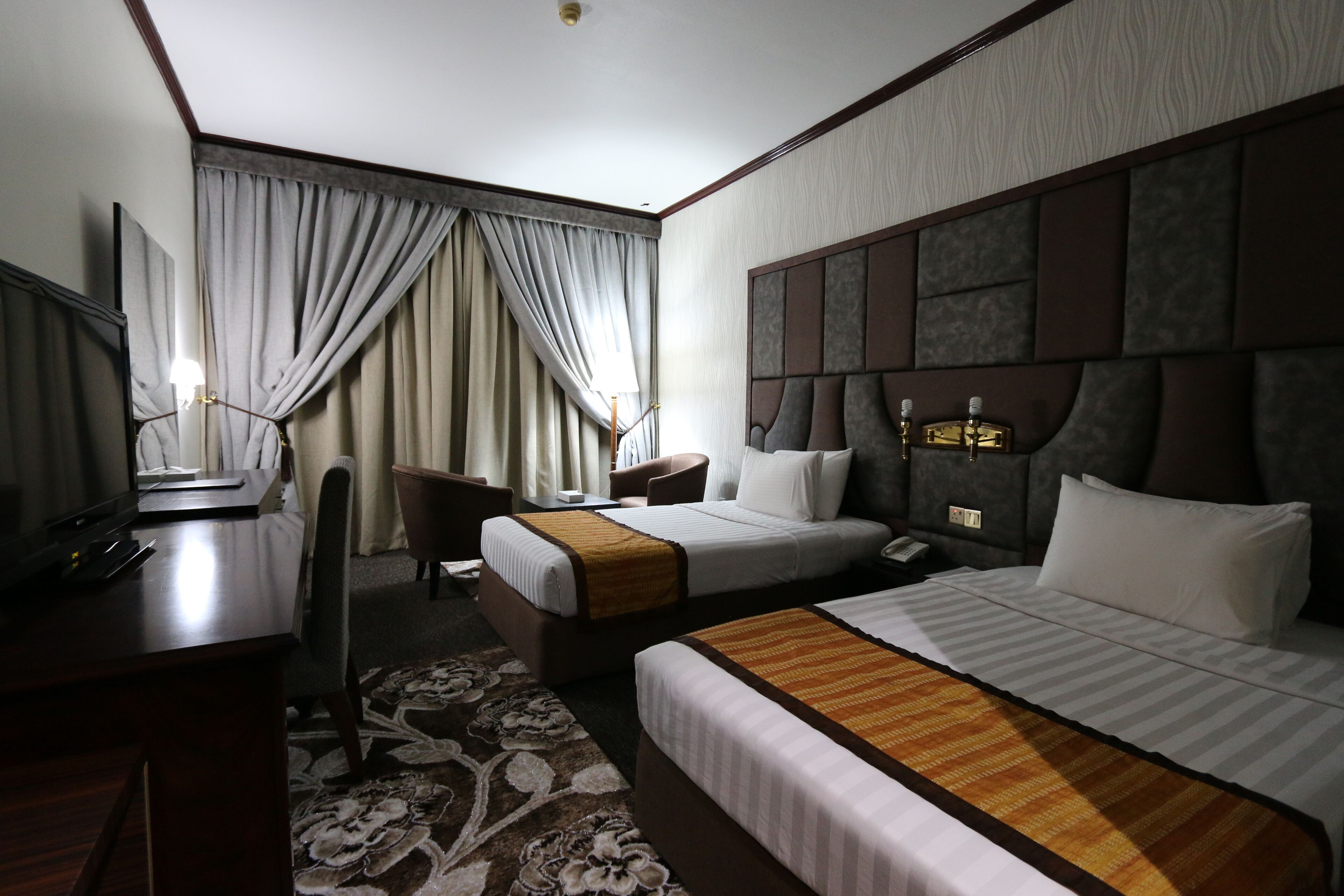 Knight Armour Hotel