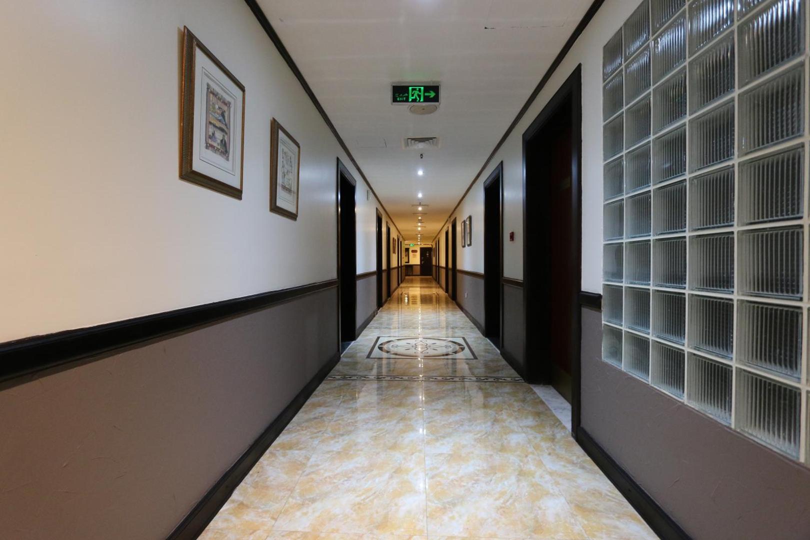 Knight Armour Hotel