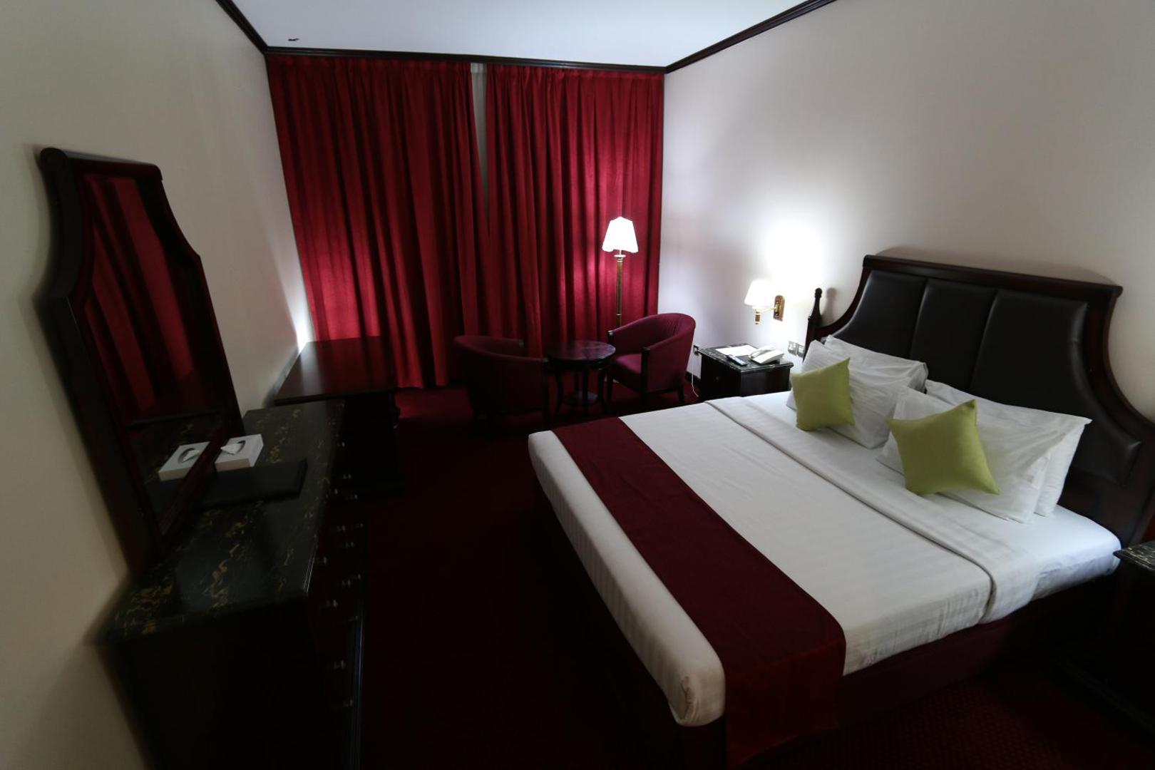 Knight Armour Hotel