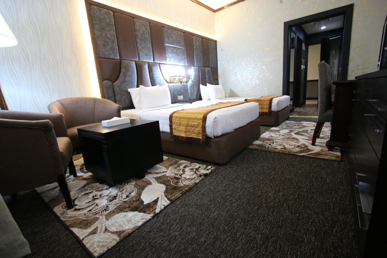Knight Armour Hotel