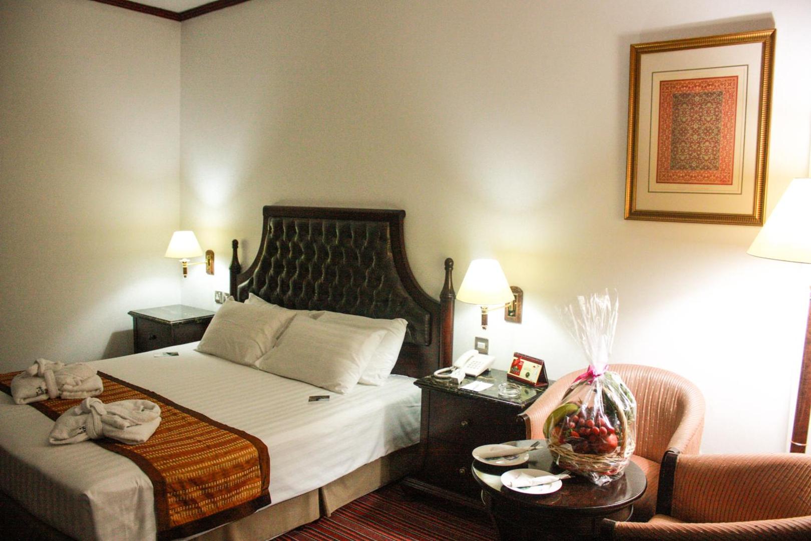 Knight Armour Hotel
