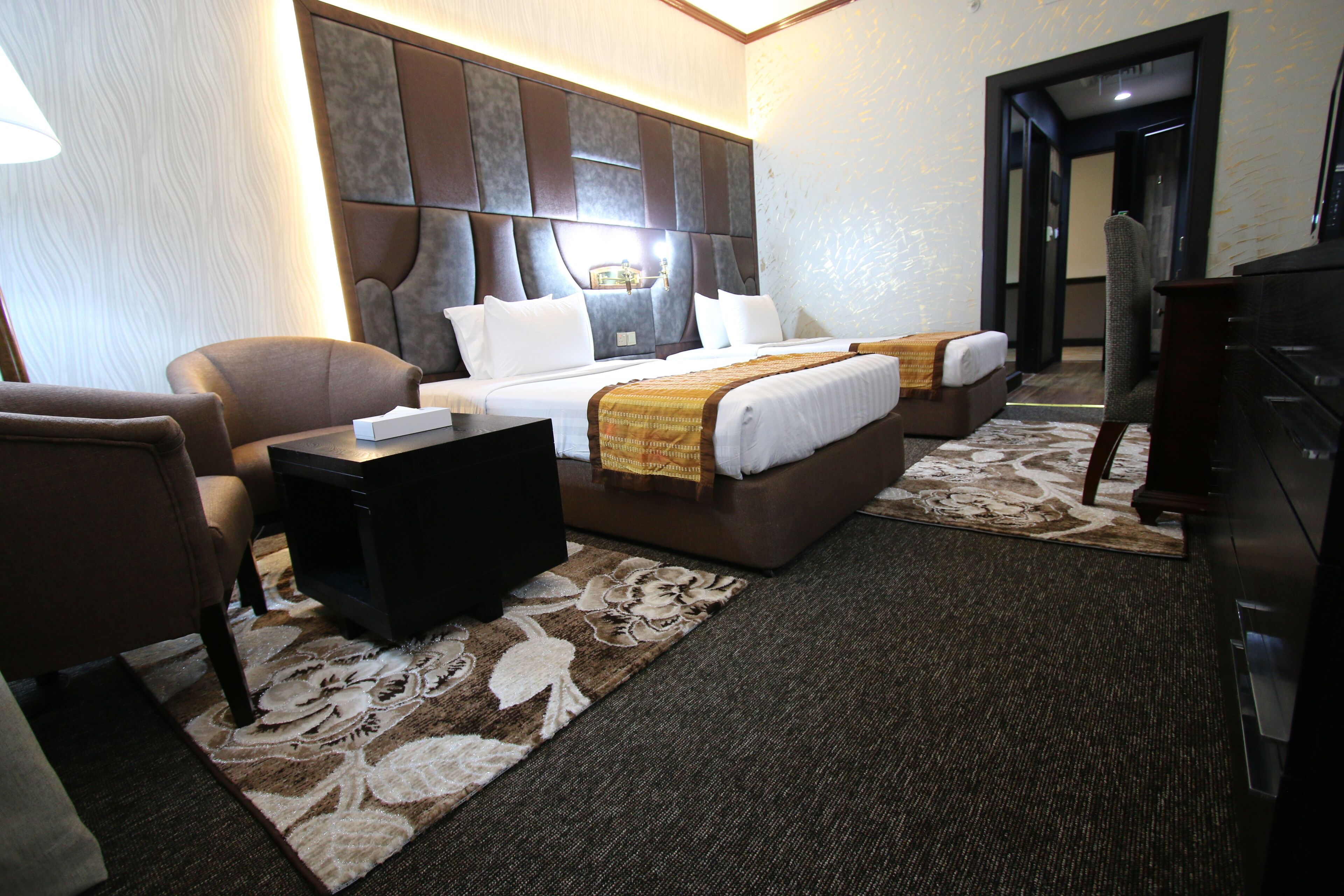 Knight Armour Hotel