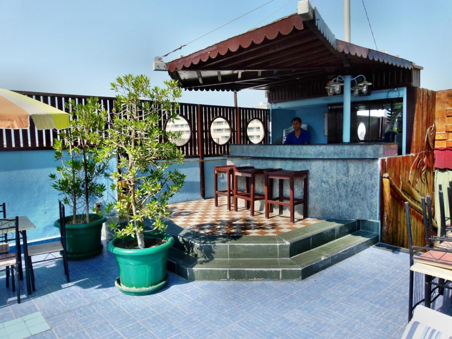 Knight Armour Hotel