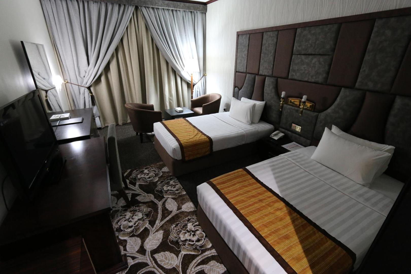 Knight Armour Hotel