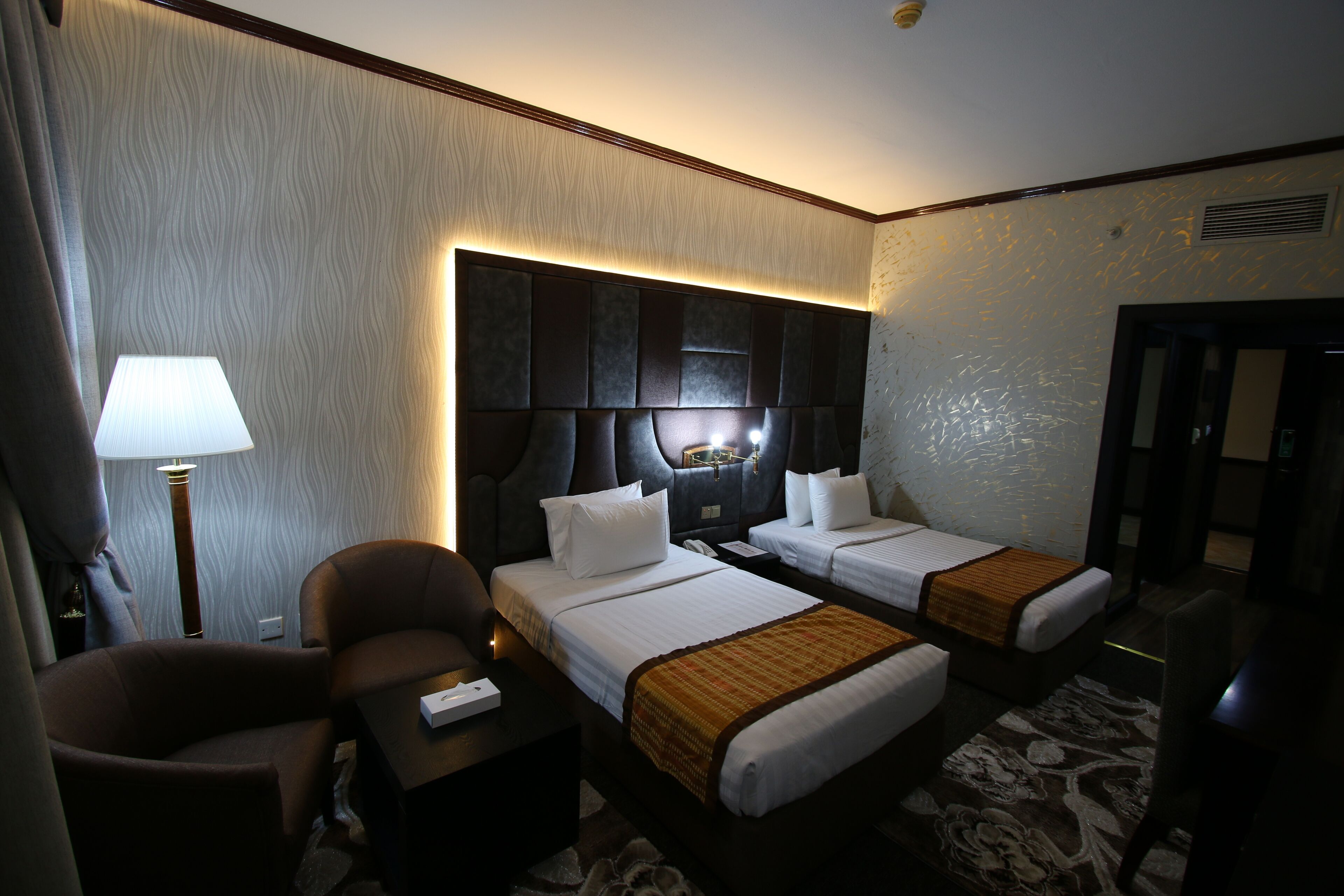 Knight Armour Hotel