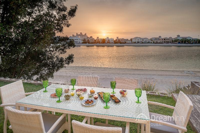 The Palm Jumeirah Villas by Dream Inn