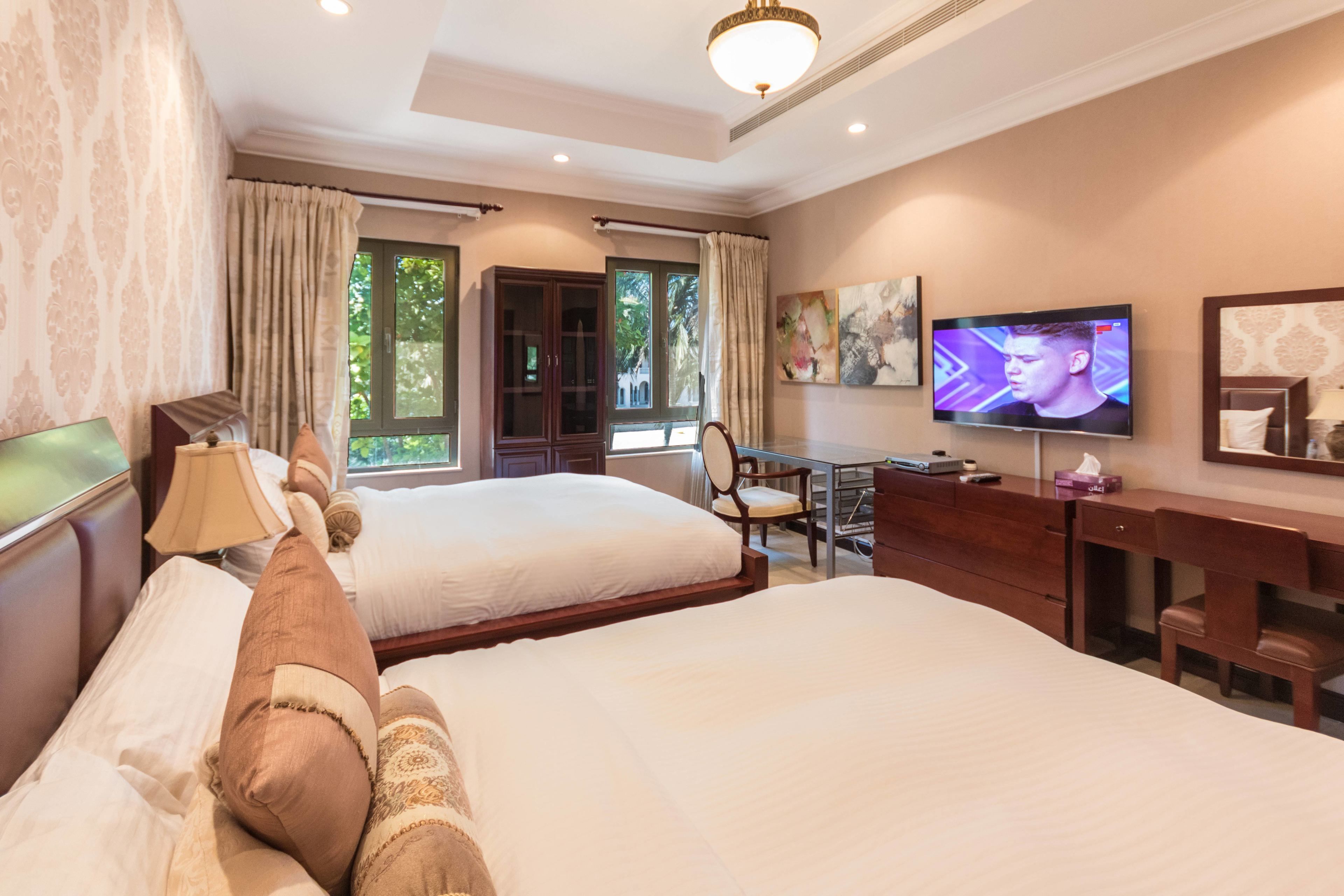 The Palm Jumeirah Villas - Frond A by Yanjoon Holiday Homes