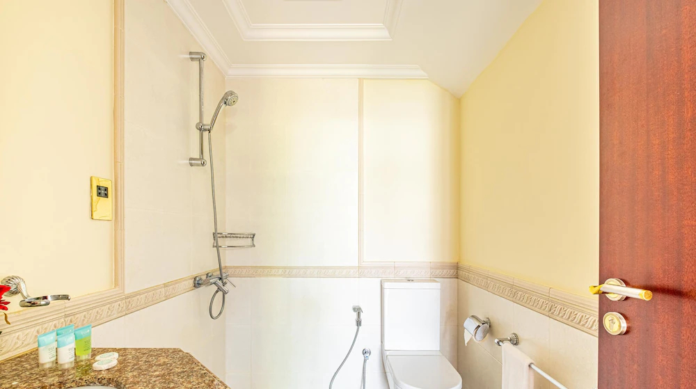 The Palm Jumeirah Villas - Frond E by LUX Holiday Home