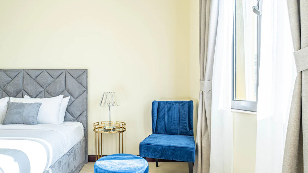 The Palm Jumeirah Villas - Frond E by LUX Holiday Home