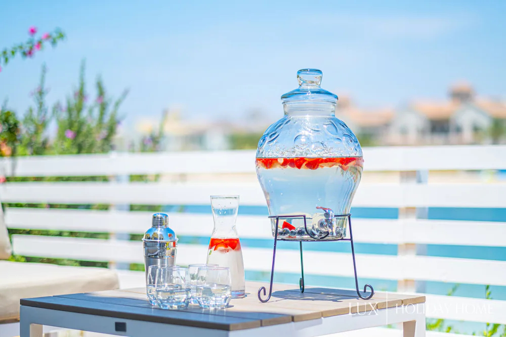 The Palm Jumeirah Villas - Frond E by LUX Holiday Home