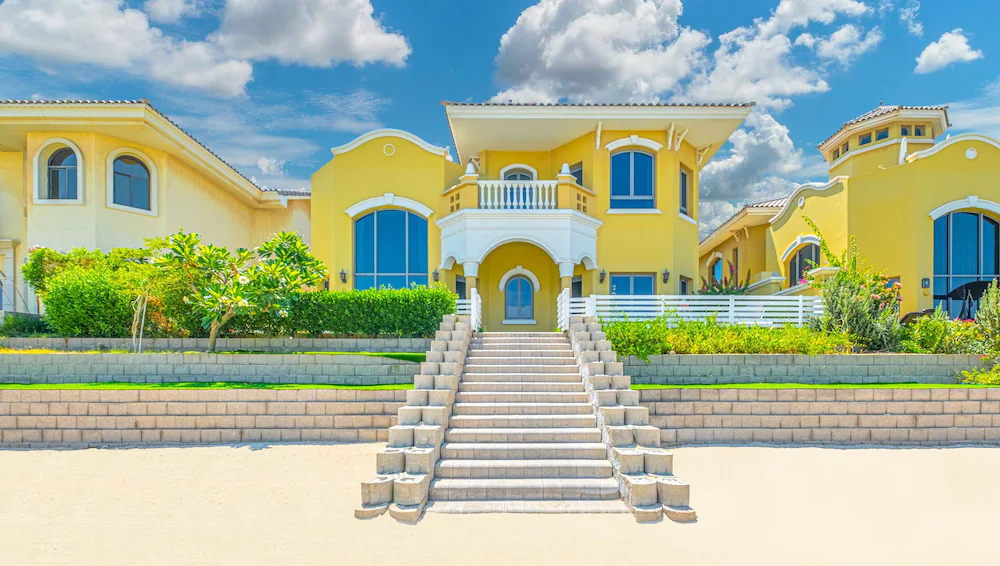 The Palm Jumeirah Villas - Frond E by LUX Holiday Home
