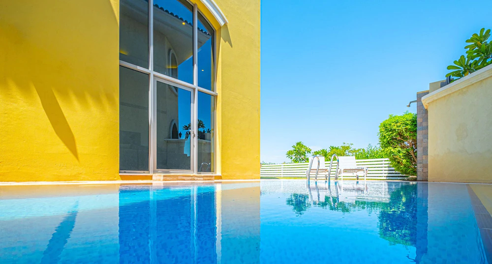 The Palm Jumeirah Villas - Frond E by LUX Holiday Home