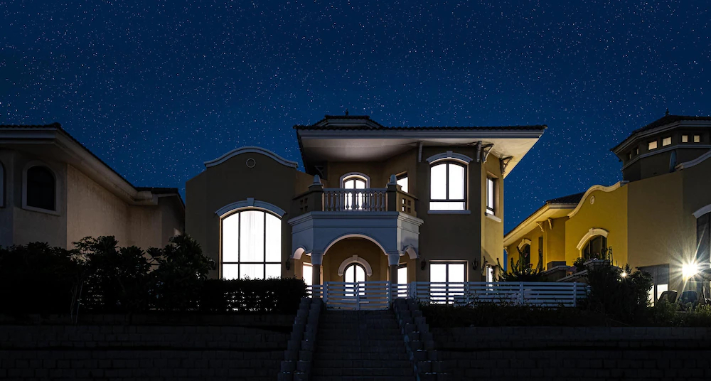 The Palm Jumeirah Villas - Frond E by LUX Holiday Home