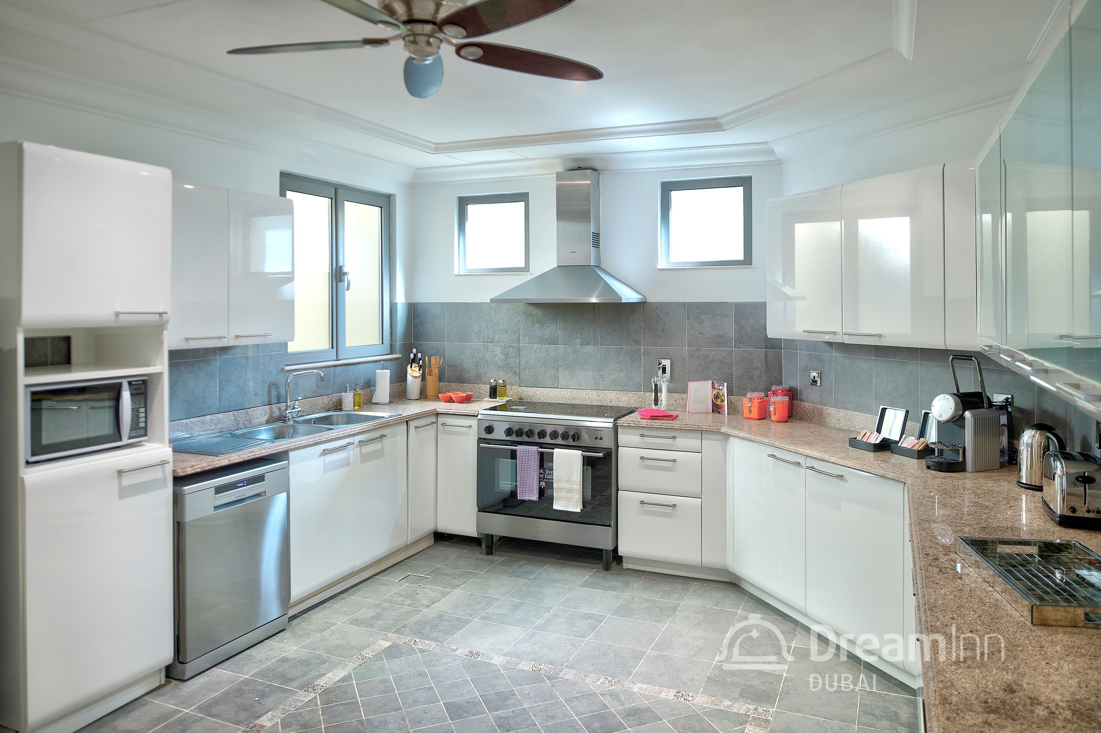 The Palm Jumeirah Villas - Frond O by Dream Inn Dubai