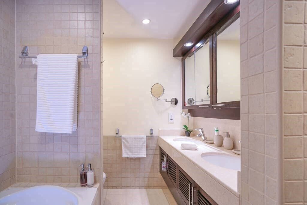 The Residences 5 by Elite Royal Apartments